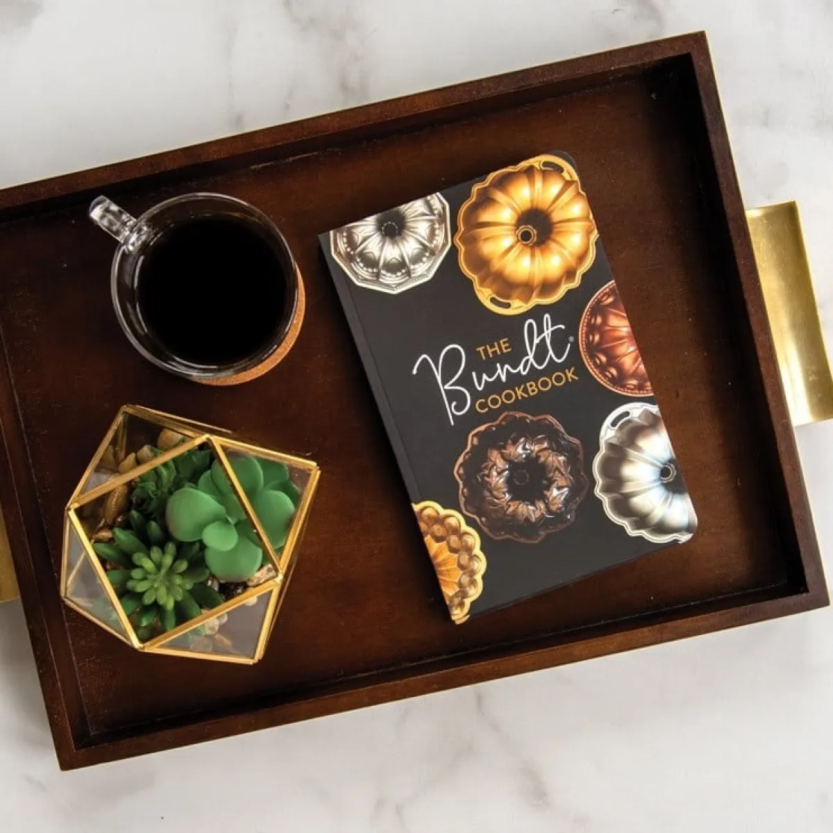 Boek: Nordic Ware The Original Bundt Cookbook Outlet