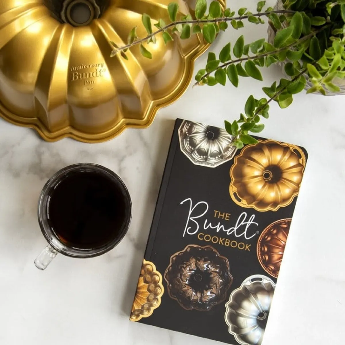 Boek: Nordic Ware The Original Bundt Cookbook Outlet