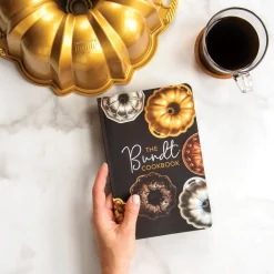 Boek: Nordic Ware The Original Bundt Cookbook Outlet