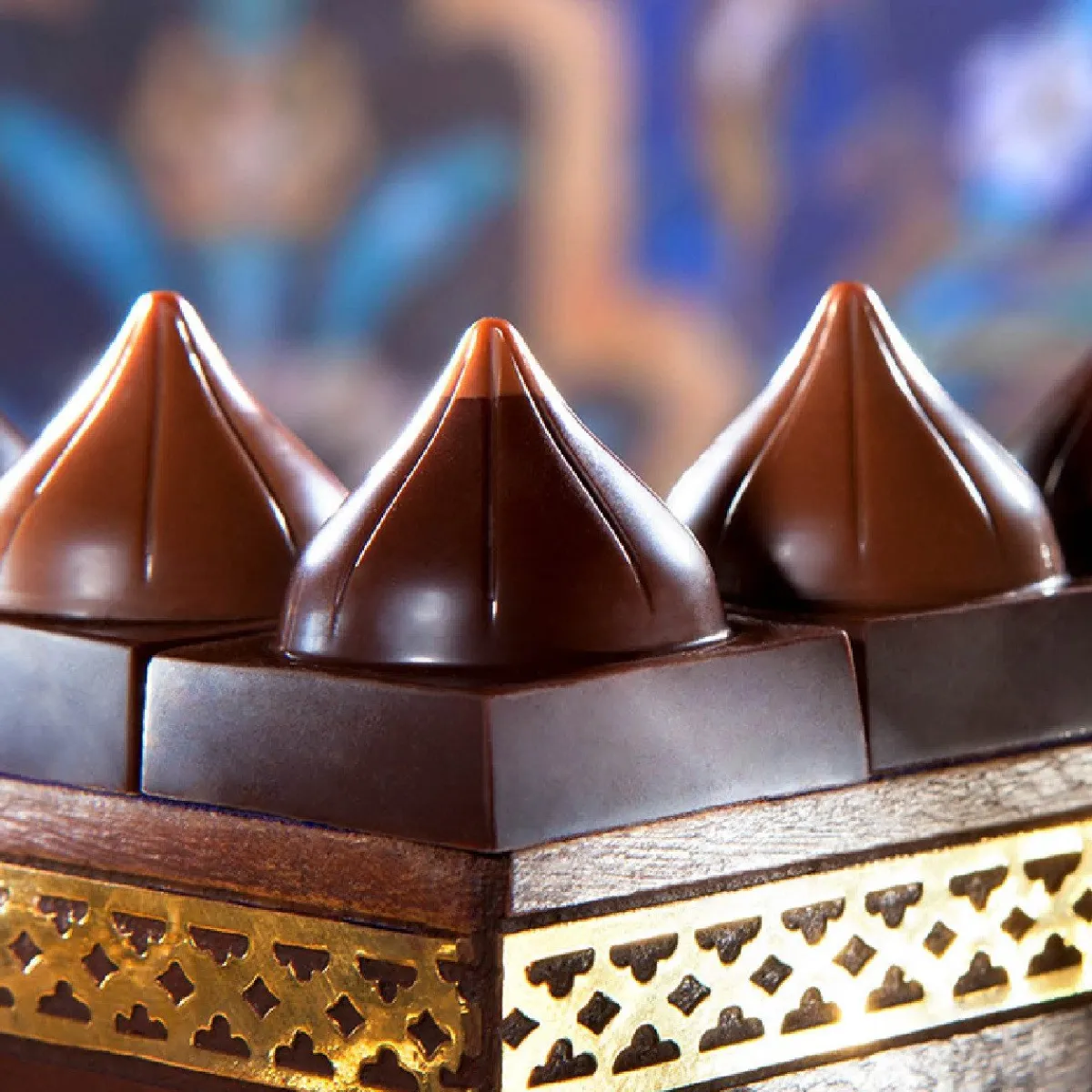 Chocolate World Bonbonvorm Koepel (24x) 26x26x23,5mm** Best
