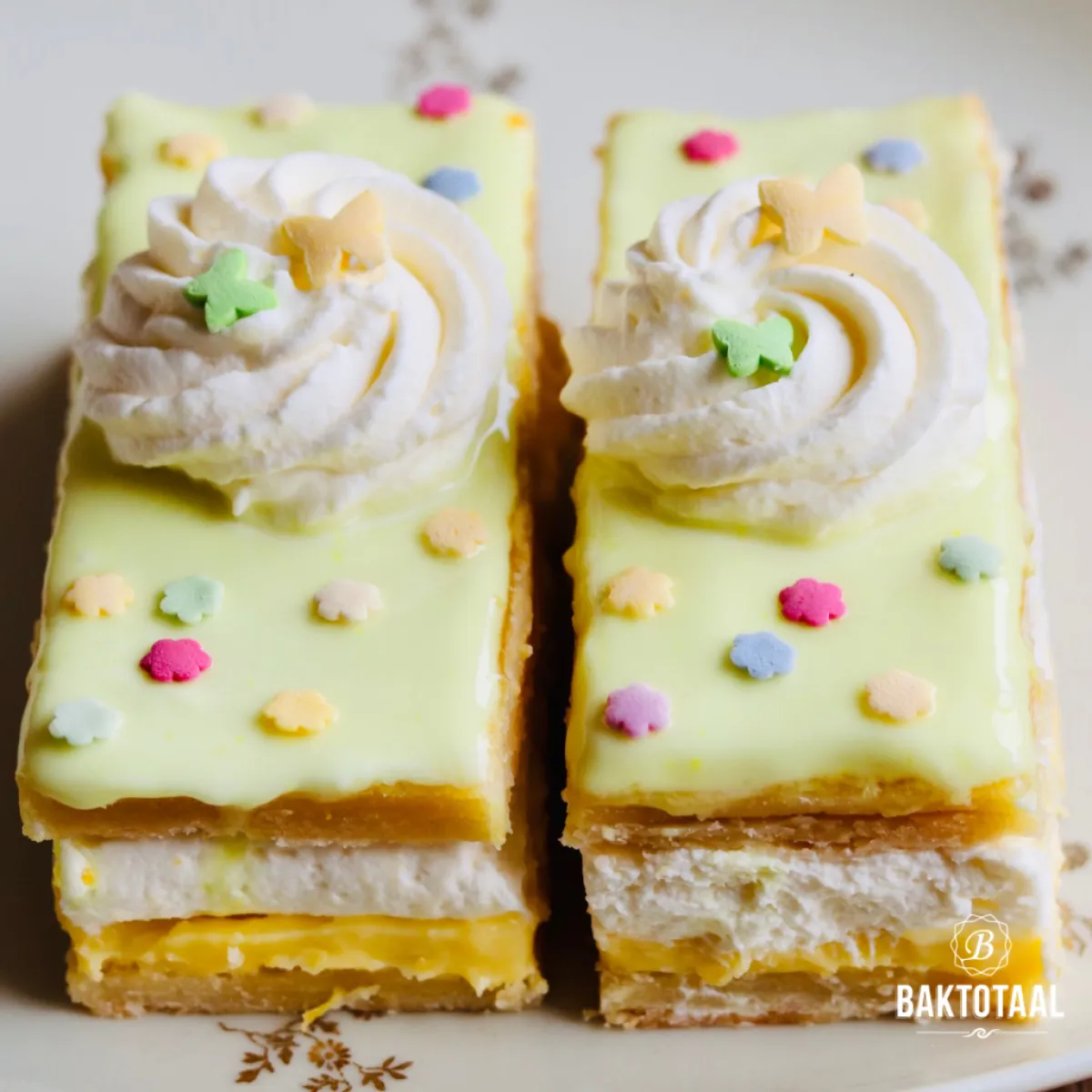 BrandNewCake Confetti Vlinders 60gr. Outlet