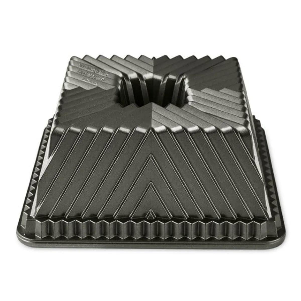 Nordic Ware Tulband Squared Bakvorm** Outlet